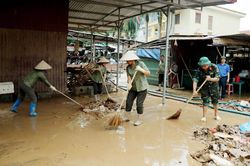 Na Sầm: Dồn lực đảm bảo m&ocirc;i trường sau b&atilde;o lũ