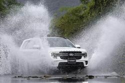 Đánh giá xe Ford Everest 2026: Chi tiết giá bán, thông số kỹ thuật và khả năng vận hành