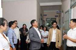 Gi&aacute;m s&aacute;t việc tổ chức mạng lưới y tế cơ sở v&agrave; thực hiện Nghị quyết 57 tại khu vực L&acirc;m H&agrave;