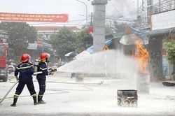 Trên 500 người dân xã Mường Thàng được trang bị kỹ năng phòng cháy, chữa cháy và cứu nạn, cứu hộ
