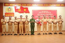 Khen thưởng đột xuất c&aacute;c tập thể đấu tranh với tội phạm ma t&uacute;y