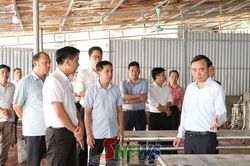 Đồng chí Phó Chủ tịch Thường trực UBND tỉnh kiểm tra công tác chuẩn bị khai giảng tại các xã Gia Phù, Kim Bon, Bắc Yên