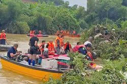 Thái Nguyên: Tìm thấy thi thể một nạn nhân vụ lật xuồng tại đập tràn Tân Thái