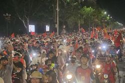 Biển người xuống đường mừng Việt Nam vô địch ASEAN Cup 2026