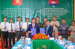 An Giang ký kết hợp tác tìm kiếm, quy tập hài cốt liệt sĩ trên đất Campuchia