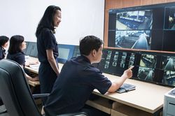 Thu ng&acirc;n s&aacute;ch tại Hải quan Buprăng tăng mạnh nhờ m&aacute;y m&oacute;c nhập khẩu