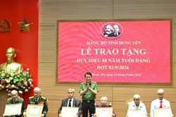 Mỗi tấm Huy hiệu Đảng được trao đều gắn với một câu chuyện, một cuộc đời, một chặng đường cống hiến cho Đảng, cho Tổ quốc và Nhân dân