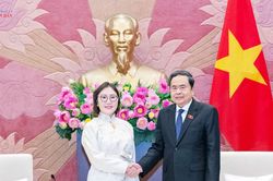 Chủ tịch Quốc hội Trần Thanh Mẫn tiếp Đại sứ Mông Cổ tại Việt Nam