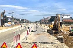 Huế: Thi c&ocirc;ng &igrave; ạch hơn 1km đường, 2 nh&agrave; thầu bị xử phạt