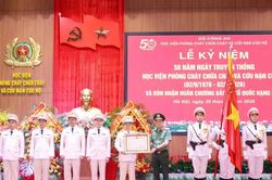 Học viện Phòng cháy chữa cháy và Cứu nạn cứu hộ đón nhận Huân chương Bảo vệ Tổ quốc hạng Nhất