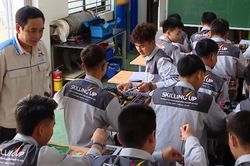 Khoảng cách từ giảng đường đến thị trường lao động