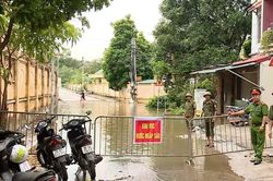Nước sông Tích dâng cao, phường Sơn Tây chủ động di dời dân
