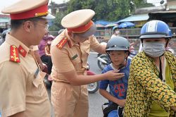 Cảnh sát giao thông, Công an Thành phố Hồ Chí Minh hướng dẫn người dân đi lại an toàn, thuận lợi dịp 2/9