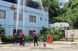 Bồi dưỡng nghiệp vụ và thực tập phương án chữa cháy tại Công ty TNHH ắc quy Green Cao Bằng