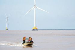 Điểm tựa an toàn giữa biển khơi