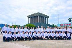 Thành kính dâng hương tưởng nhớ Chủ tịch Hồ Chí Minh nhân dịp Quốc khánh 2/9