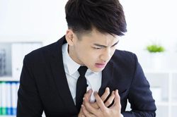 Nhồi máu cơ tim ở người trẻ: Những nguyên nhân không nên chủ quan