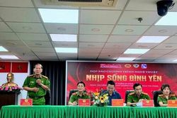 Chương tr&igrave;nh nghệ thuật 'Nhịp sống b&igrave;nh y&ecirc;n' vinh danh những người đi 'ngược chiều ngọn lửa'