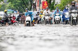 Dự báo thời tiết 26/8: Miền Bắc mưa dông, miền Trung nắng nóng trên 38°C