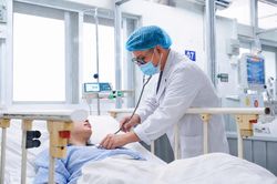 Cứu sống sản phụ mắc sốt xuất huyết Dengue biến chứng nguy kịch