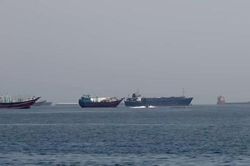 Tổng thống Mỹ tuyên bố eo biển Hormuz đã được gỡ thủy lôi
