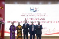 Đảng bộ phường Thượng Cát trao Huy hiệu Đảng đợt 2-9-2026