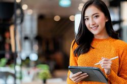 4 cung hoàng đạo đẹp từ ngoại hình đến khí chất, đi đâu cũng dễ gây thương nhớ