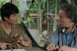 Chơn t&igrave;m ra dấu hiệu bất thường về c&ocirc;ng ty của Nghiệm