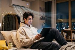 Nam sinh 22 tuổi mắc 'chứng chân voi' sau khi nằm suốt nửa tháng xem phim, bật điều hòa