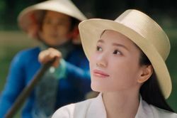 Thùy Chi 'rót mật' vào điệu hò miền Tây bằng chất giọng Bắc đặc trưng
