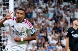 Mbappe lập hat-trick chào mừng HLV Mourinho trở lại sân Bernabeu