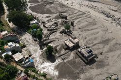 Lũ qu&eacute;t kinh ho&agrave;ng tại Nepal, h&agrave;ng trăm người thiệt mạng người mất t&iacute;ch