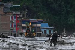 Những ngôi làng chìm trong bùn đất sau lũ quét như sóng thần ở Nepal