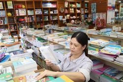 Kh&ocirc;ng để học sinh thiếu s&aacute;ch gi&aacute;o khoa trước năm học mới