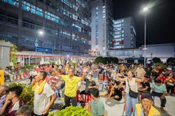 Bệnh viện Chợ Rẫy khác lạ trong đêm Việt Nam vô địch ASEAN Cup 2026