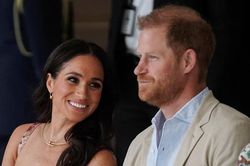 Gia đ&igrave;nh Ho&agrave;ng tử Harry đ&atilde; trở lại Anh