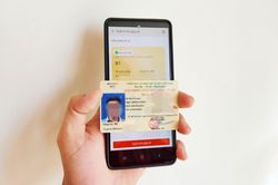 Đề thi bằng l&aacute;i xe hạng B - c&aacute;c c&acirc;u hỏi về thứ tự di chuyển n&ecirc;n lưu &yacute;