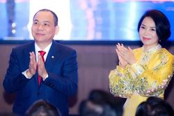 Cổ phiếu Vingroup vượt đỉnh, vợ chồng &ocirc;ng Phạm Nhật Vượng gi&agrave;u nhất Việt Nam