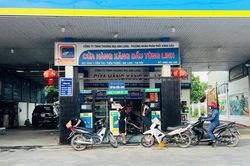 Gi&aacute; xăng giảm nhẹ, dầu diesel giảm gần 500 đồng/l&iacute;t