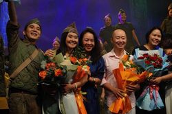 NSƯT Lê Ánh Tuyết: 'Tôi muốn truyền ngọn lửa của thế hệ cha anh đến người trẻ hôm nay'