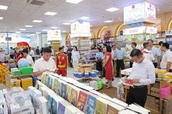 NXBGDVN cam kết đủ sách giáo khoa, lý giải tình trạng 'sốt sách' cục bộ
