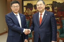 Ph&oacute; Thủ tướng Thường trực Phạm Gia T&uacute;c tiếp Chủ tịch China Eximbank