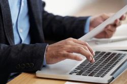 Khẩn trương ban hành các văn bản quy định chi tiết luật, nghị quyết của Quốc hội