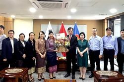 Đại sứ L&agrave;o tại H&agrave;n Quốc ch&uacute;c mừng 81 năm Quốc kh&aacute;nh Việt Nam