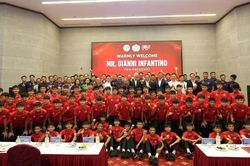 FIFA sẵn s&agrave;ng đồng h&agrave;nh c&ugrave;ng b&oacute;ng đ&aacute; Việt Nam vươn tầm quốc tế