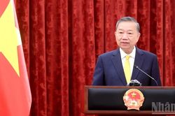 Nghị quyết của Bộ Chính trị về phát huy tính tiên phong, gương mẫu, tinh thần đổi mới, dám nghĩ, dám làm, dám chịu trách nhiệm của đội ngũ cán bộ, đảng viên trong kỷ nguyên mới