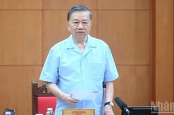 Tạo bước phát triển mới về năng lực lãnh đạo và tự chỉnh đốn, tự đổi mới của Đảng