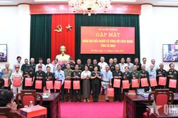 Bộ Quốc phòng: Gặp mặt đoàn đại biểu người có công với cách mạng tỉnh Cà Mau