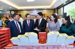 Lễ giới thiệu cuốn sách 'Sức mạnh của dân tộc Việt Nam trong sự nghiệp xây dựng và bảo vệ Tổ quốc' của Đại tướng Lương Cường, nguyên Chủ tịch nước