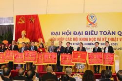 Li&ecirc;n hiệp Hội Việt Nam tặng Bằng khen cho 29 tập thể, 47 c&aacute; nh&acirc;n